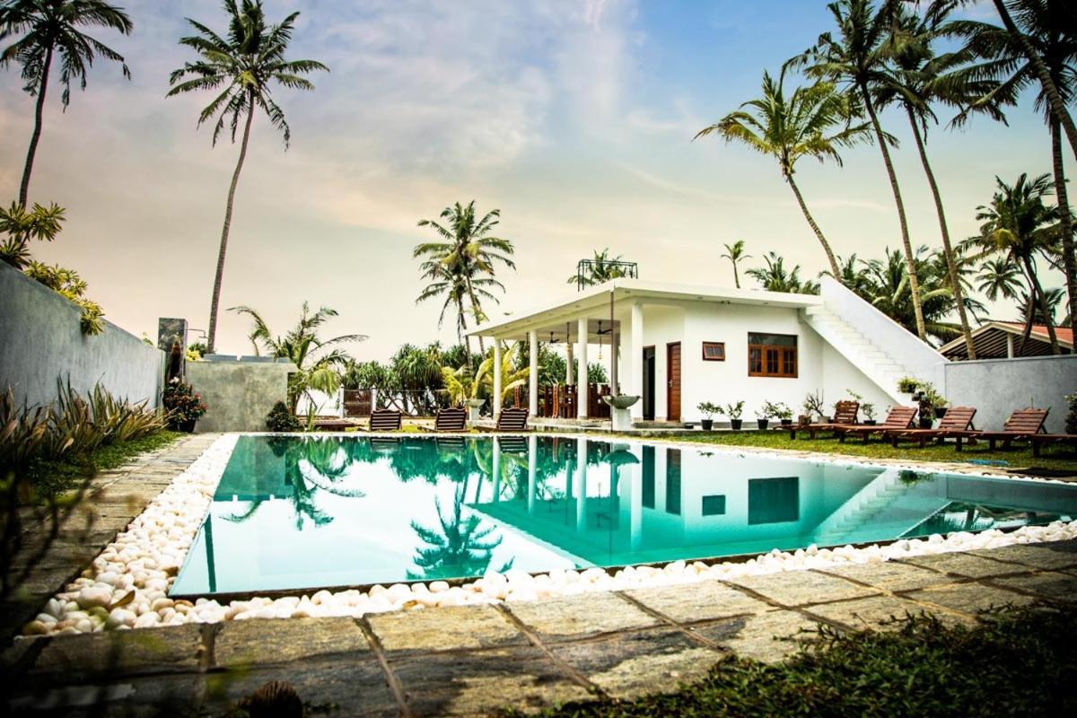 Infinity Of Sri Lanka Hotell Paiyagala Eksteriør bilde