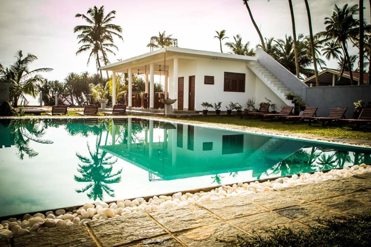 Infinity Of Sri Lanka Hotell Paiyagala Eksteriør bilde