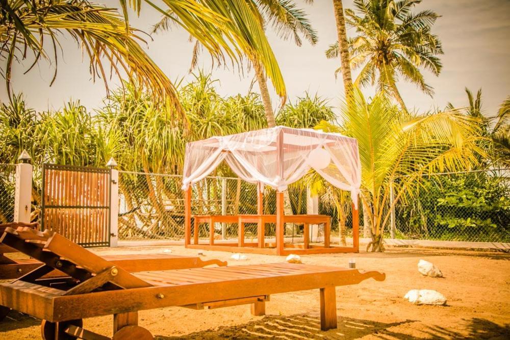 Infinity Of Sri Lanka Hotell Paiyagala Eksteriør bilde