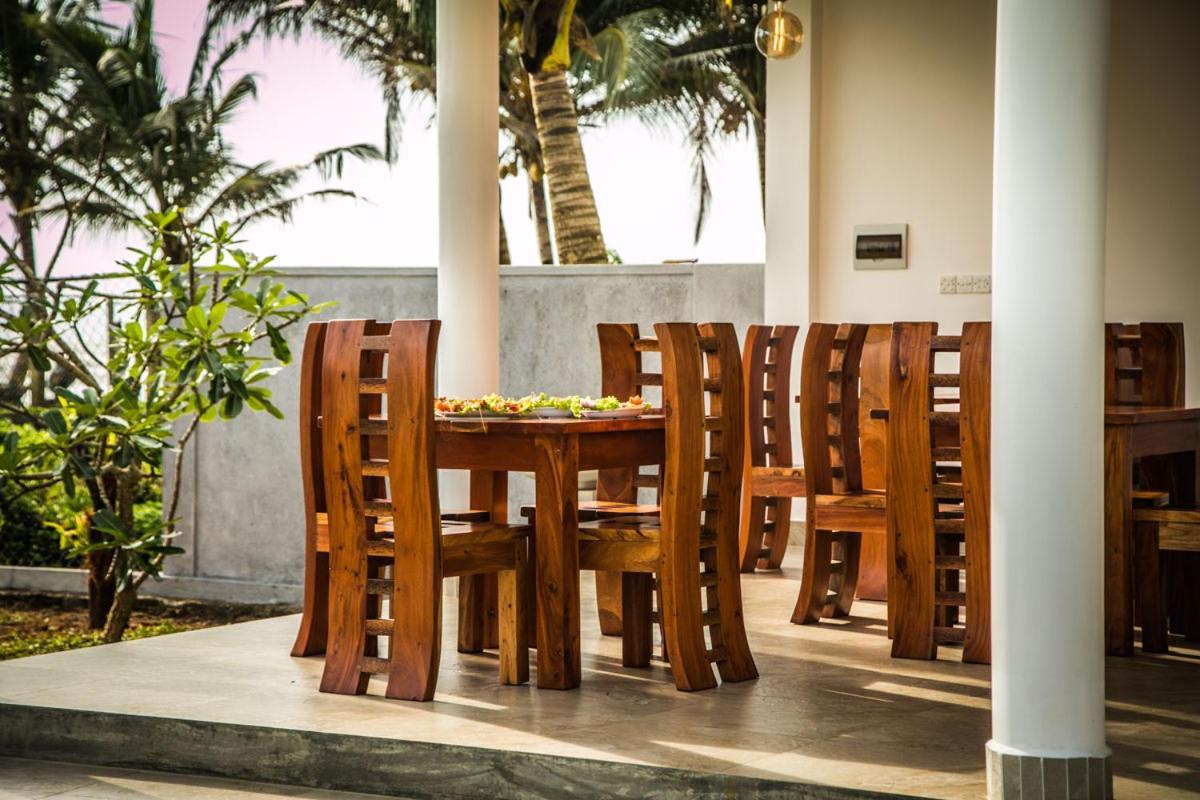 Infinity Of Sri Lanka Hotell Paiyagala Eksteriør bilde