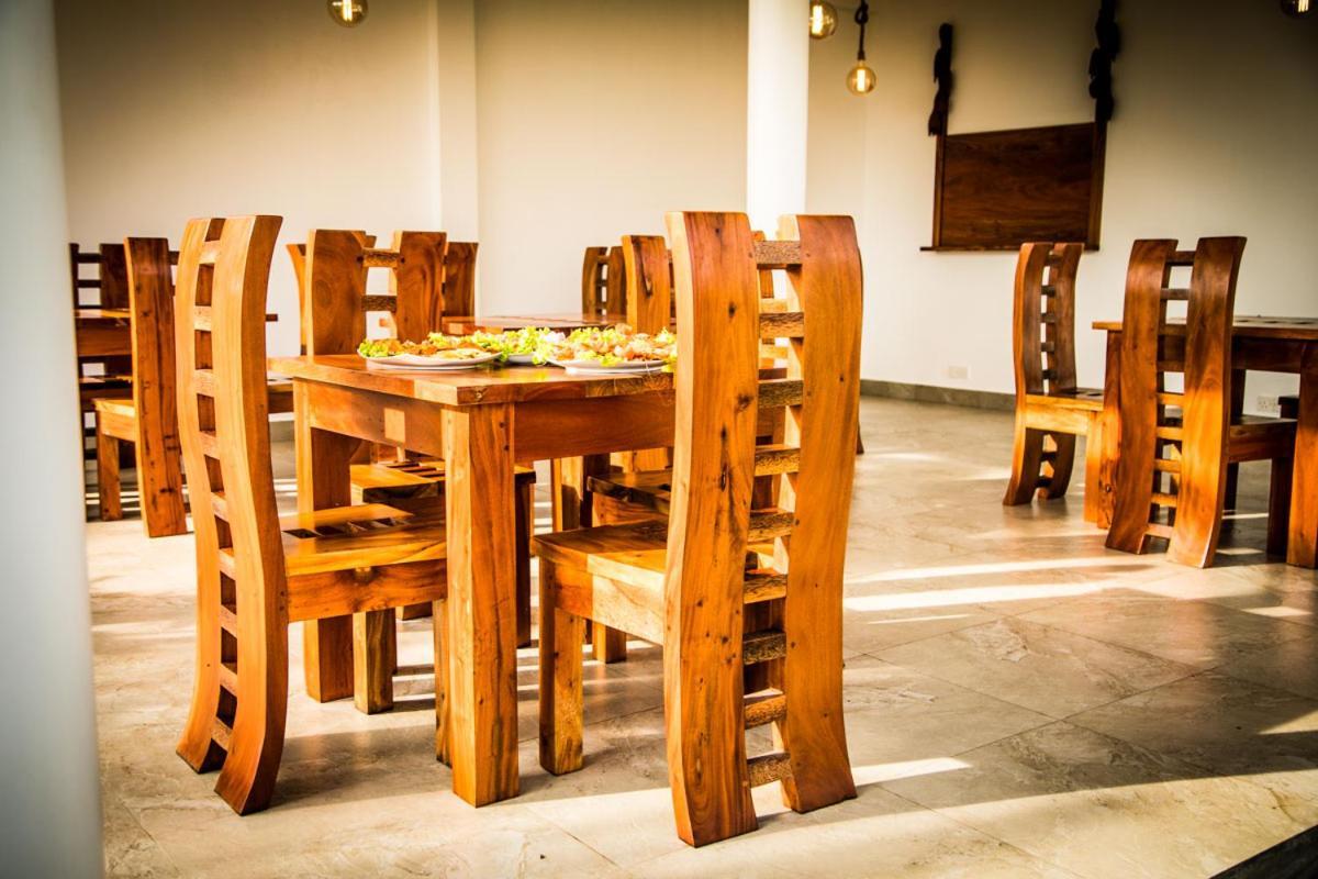 Infinity Of Sri Lanka Hotell Paiyagala Eksteriør bilde